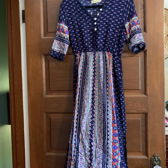 Miaopa print maxi dress with side slits size medium. GUC - Picture 5 of 15